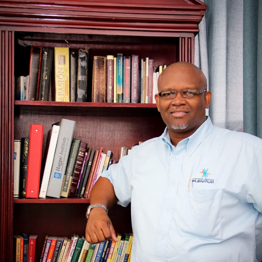 Pastor Roberto 'bob' Coppin